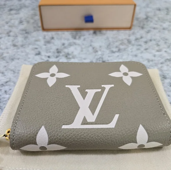 NWT Louis Vuitton Monogram Empreinte Bicolor Zippy Coin Purse